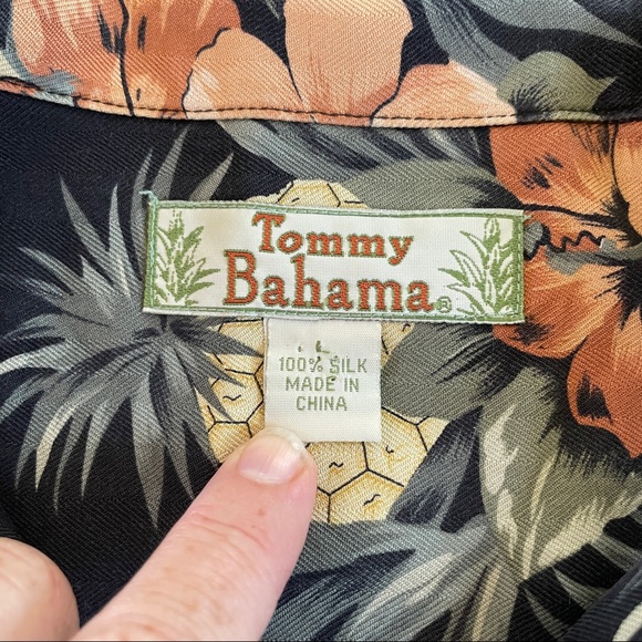 Tommy Bahama silk pineapple button Hawaiian shirt L - Picture 7 of 8